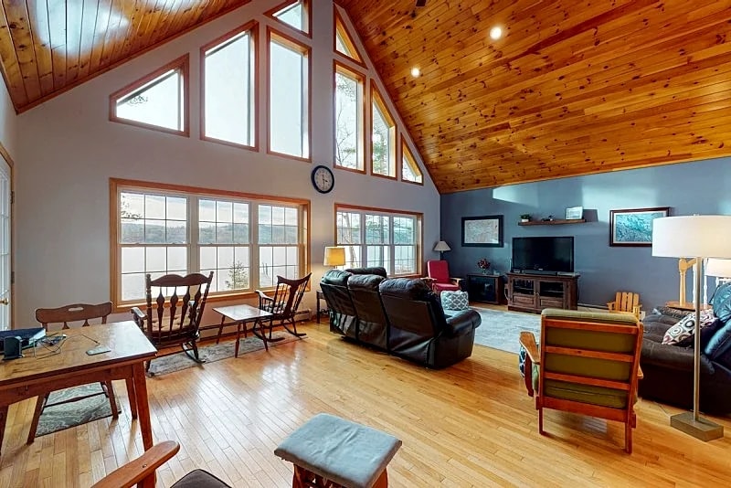 Winnipesaukee Lake Home for 12 with Large Sand Beach in Moultonborough, New Hampshire, United States — photo 5