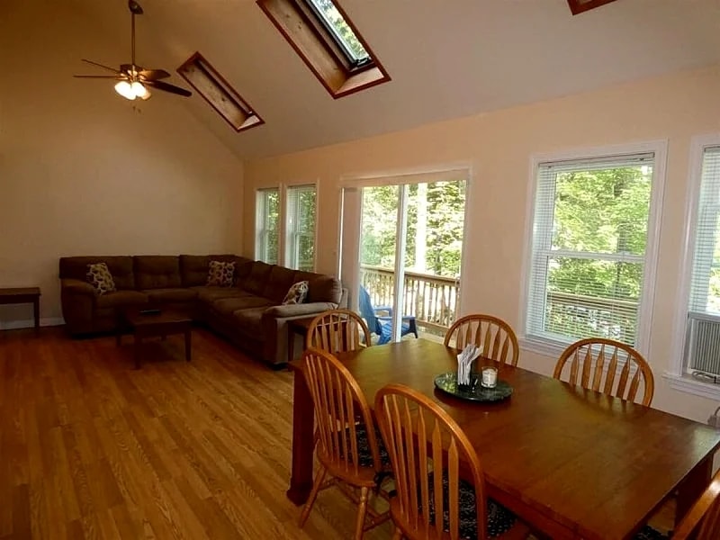 216 Jones: 2 BR, 2 BA House in Moultonborough, Sleeps 6 in Moultonborough, New Hampshire, United States — photo 3