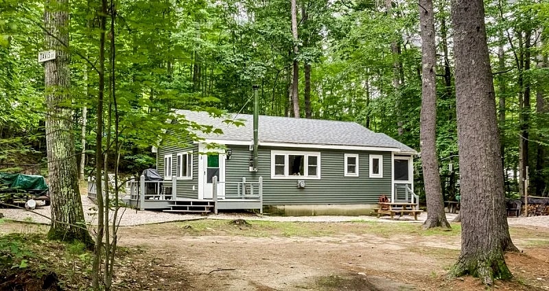 Adirondack inspired cottage with access to association beach on Lake Winni in Moultonborough, New Hampshire, United States — photo 4