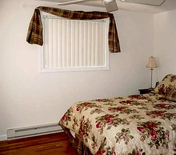 4 Bed 2 Bath Winnipesaukee Waterfront with Sand Beach and Dock that Sleeps 8 in Moultonborough, New Hampshire, United States — photo 5