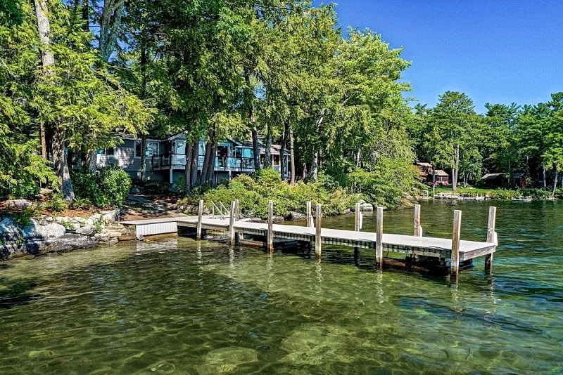 Beautiful Winnipesaukee Views Sleeping 10