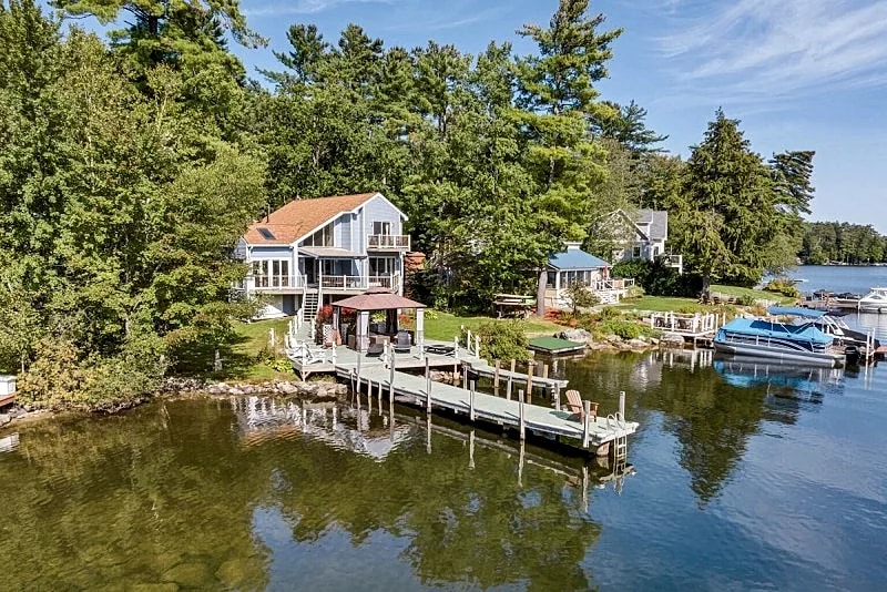 Shoreside Bliss on Lake Winnipesaukee Contemporary Gem Breathtaking Views in Moultonborough, New Hampshire, United States — photo 2