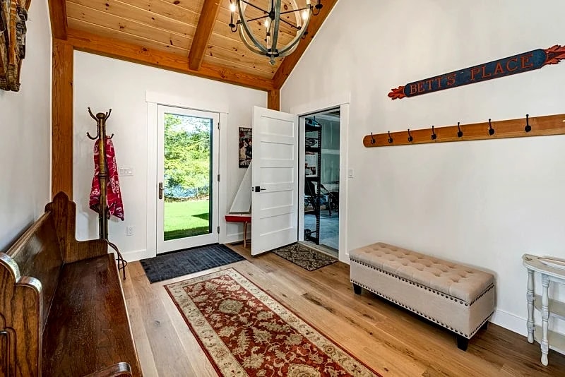 Beautiful New Braun Bay Home on Lake Winnipesaukee Sleeping 8 With Dock in Moultonborough, New Hampshire, United States — photo 4