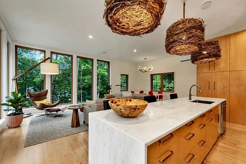 NH Home Magazine Award Winning Meredith Rental on Lake Waukewan sleeps 10 in Meredith, New Hampshire, United States — photo 4