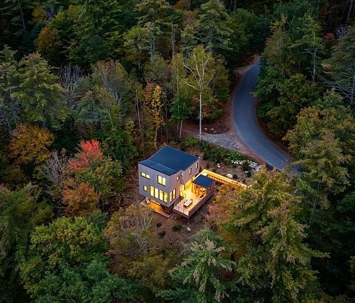 NH Home Magazine Award Winning Meredith Rental on Lake Waukewan sleeps 10 in Meredith, New Hampshire, United States — photo 5