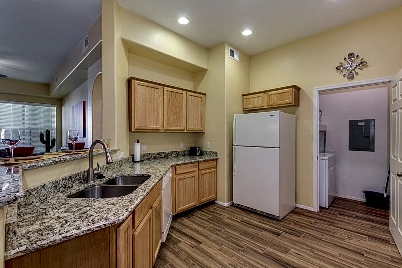 SPECTACULAR Ground Floor Condo Facing gorgeous COURTYARD! in Surprise, Arizona, United States — photo 5