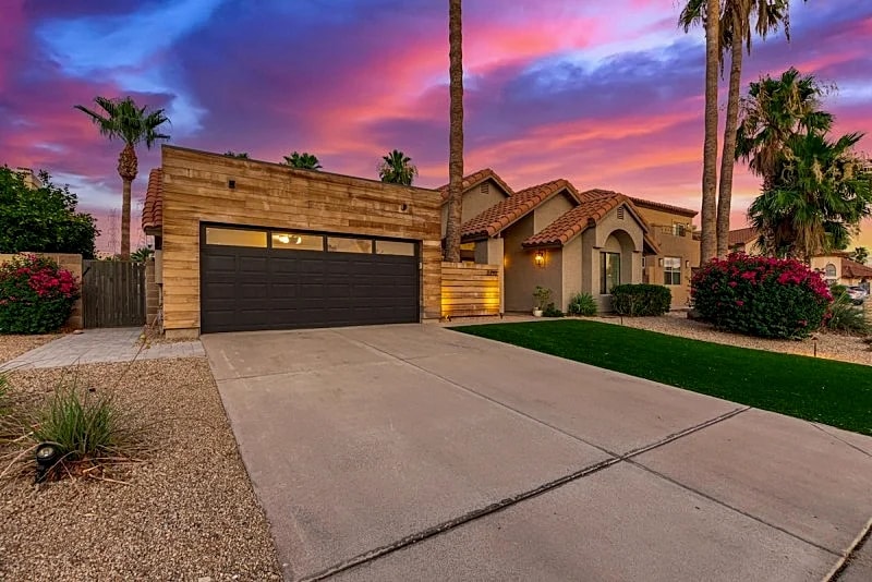 Spectacular! Putting Green, and Covered Outdoor Living! in Santan, Arizona, United States — photo 4
