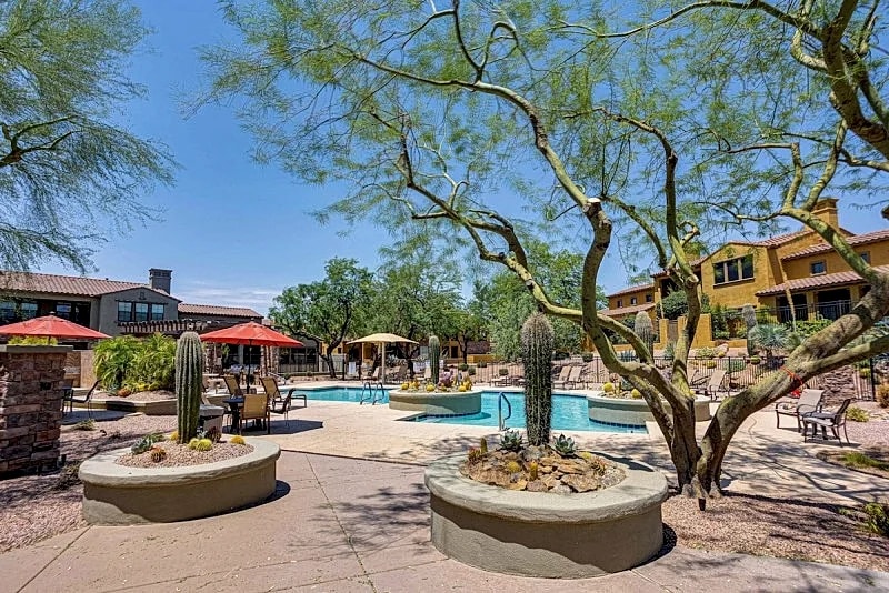 Luxurious Townhome in High Demand Grayhawk Area of Scottsdale! Golfers Paradise!
