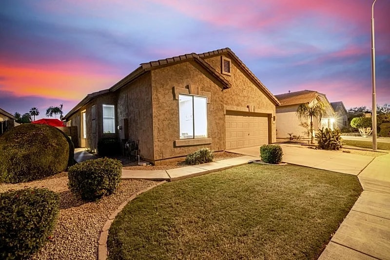 Awesome Chandler Home with Heated Pool! Dog Friendly! in Chandler, Arizona, United States — photo 2