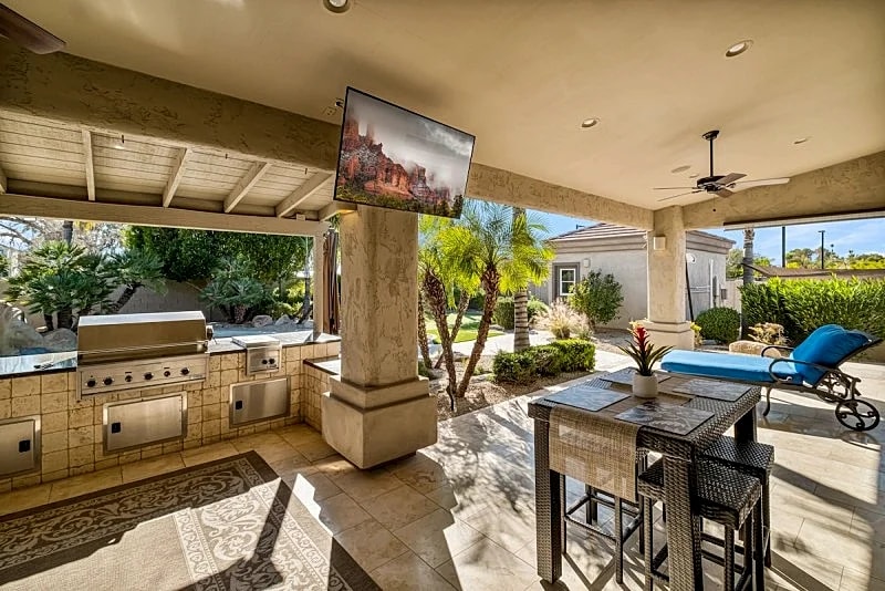 Mini Resort! Heated Pool and Spa, Pickleball Court, Putting Green in Mesa, Arizona, United States — photo 3