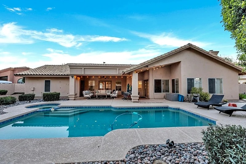 Exceptional Islands Heated Pool/Spa Home! Sleeps 12. 30 Night Min. in Gilbert, Arizona, United States — photo 3
