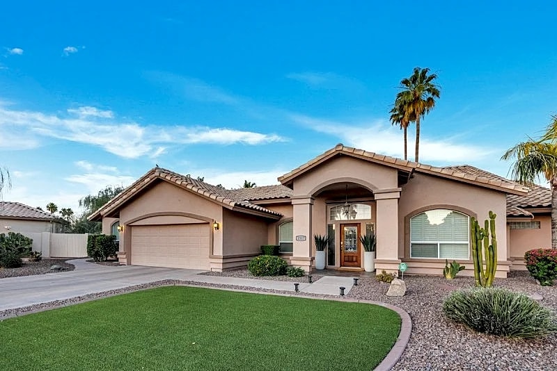 Exceptional Islands Heated Pool/Spa Home! Sleeps 12. 30 Night Min. in Gilbert, Arizona, United States — photo 2