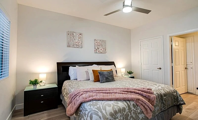 Ground Floor Poolside Condo! Mayo Clinic Shea Super Close! in Scottsdale, Arizona, United States — photo 3