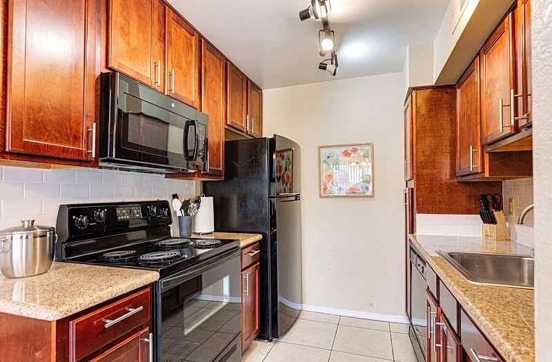 Ground Floor Private Patio with BBQ! 30 Night Min! in Scottsdale, Arizona, United States — photo 4