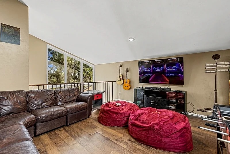Spacious Retreat! Game Room+Hot Tub+Fire Pit+Wi-Fi in Flagstaff, Arizona, United States — photo 3