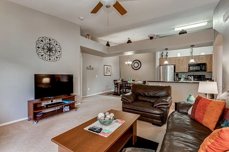Luxurious 2/2 w/Heated pool! Near Hiking trails! in Mesa, Arizona, United States — photo 4