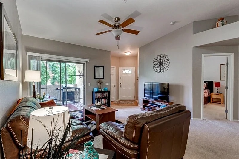 Luxurious 2/2 w/Heated pool! Near Hiking trails! in Mesa, Arizona, United States — photo 1