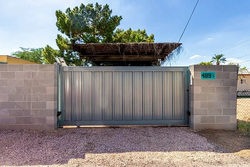 Walk to Downtown Chandler! Darling Home with Private Yard and Parking! in Chandler, Arizona, United States — photo 2