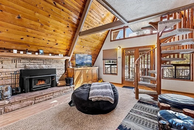 A-Frame in the Pines – Flagstaff Adventure Base
