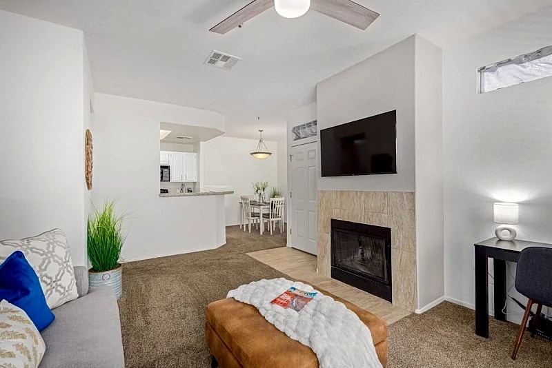 Blue Bungalow Scottsdale! Perfect location. Mayo Clinic, Sleeps 4! Work Space! in Scottsdale, Arizona, United States — photo 4