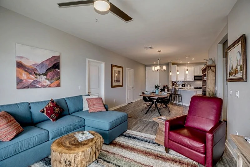 Cays Rental w/ Golf Moments Away! 30 Night Min! in Chandler, Arizona, United States — photo 2