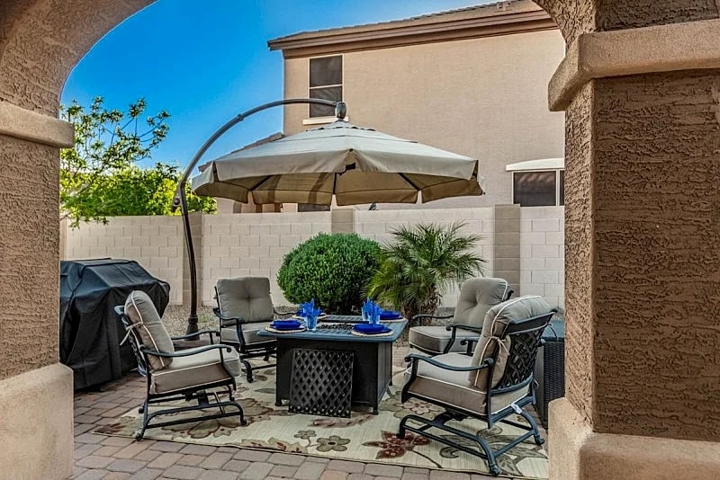 Gorgeous 3/2 Corner Lot with Firepit and Grassy Yard!