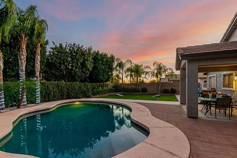 Private Backyard with Heated Pool in Mesa, Arizona, United States — photo 2