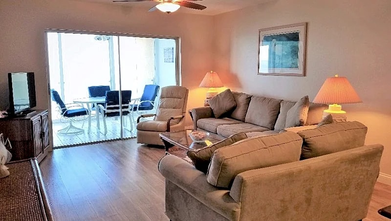 Closest Condo to the Gulf of Mexico on Siesta Key - Direct Oceanfront in Siesta Key, Florida, United States — photo 5