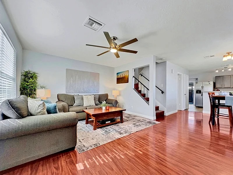 Excellent Chandler Townhouse! Close to Downtown Chandler with Community Pool! in Chandler, Arizona, United States — photo 3