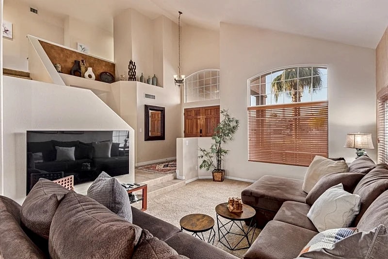 Heated Pool/Spa, Putting Green, Pool Table! Sleeps 8! in Phoenix, Arizona, United States — photo 2