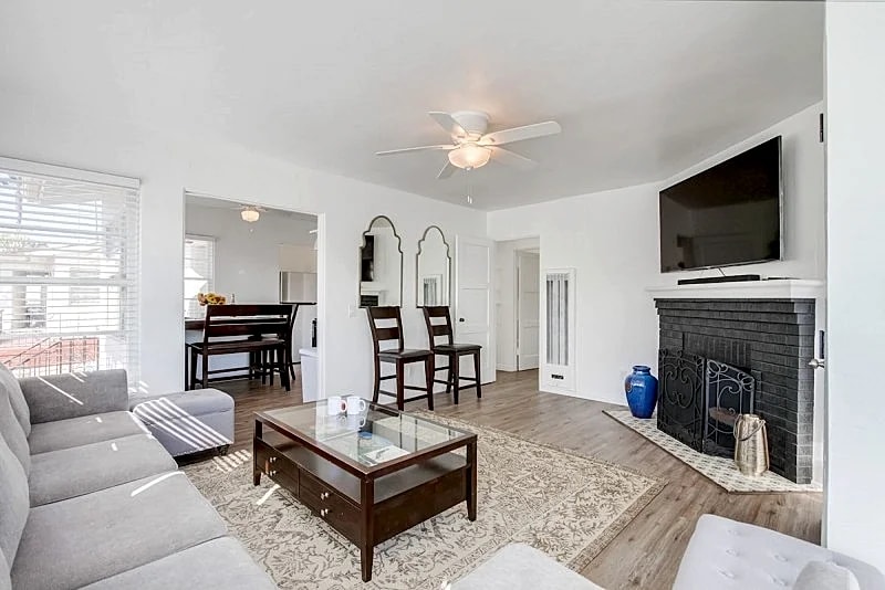 Beachcomber 2: perfect beach getaway - walking distance to Tourmaline Beach