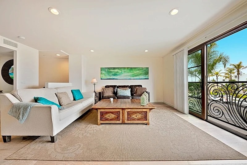 Sea and Palms 2: Modern Condo with Ocean Views, Walk to the Beach and Restaurants in San Diego, California, United States — photo 3