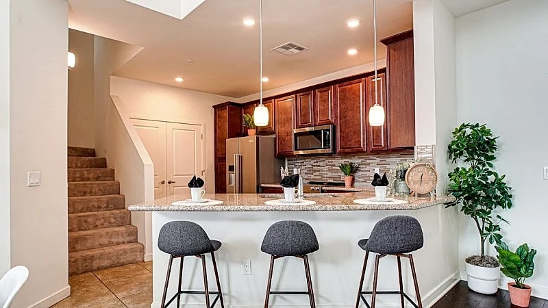 Penthouse, Resort Pool, Canal and Mountain Views! in Chandler, Arizona, United States — photo 5