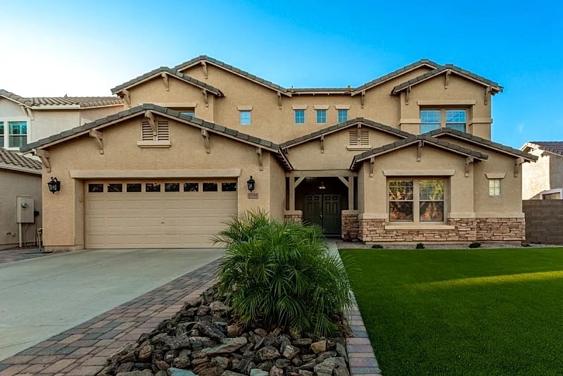 Enormous Family Fun House! Sparkling Pool. Sleeps 10. in Gilbert, Arizona, United States — photo 5