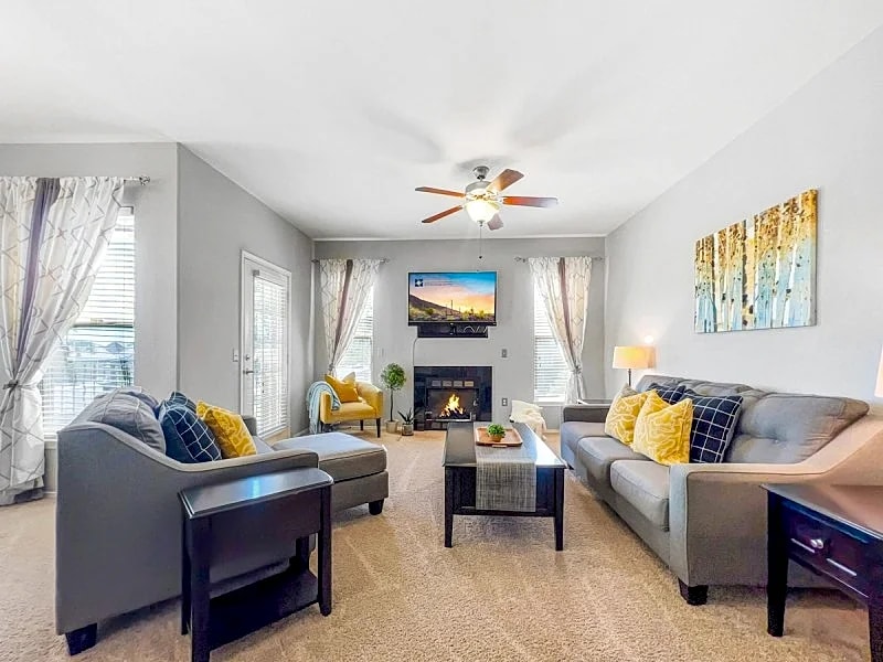 Beautiful Condo with Pool, Spa and One Car Garage! in Litchfield Park, Arizona, United States — photo 3