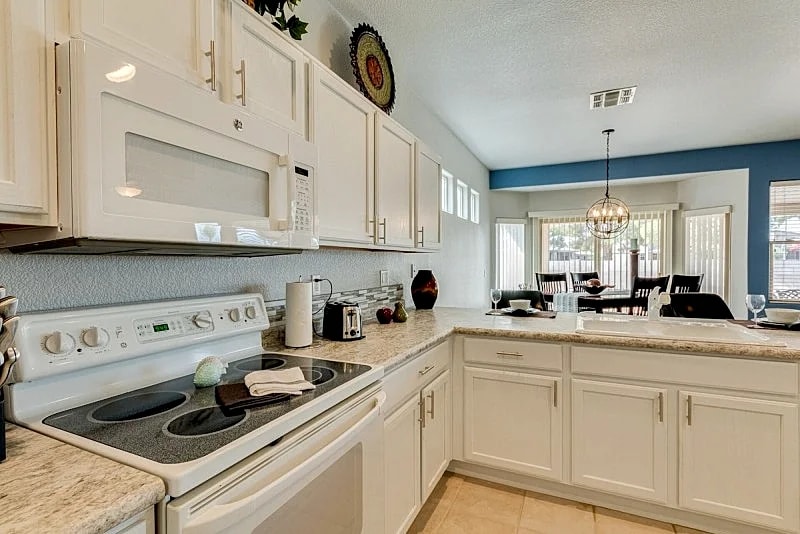 Beautiful 2/2 in Springfield Chandler 55+community 30 night min in Chandler, Arizona, United States — photo 4