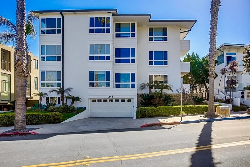 New lower rates amazing 1 bd Condo: Walk to Beach and Village in San Diego, California, United States — photo 3