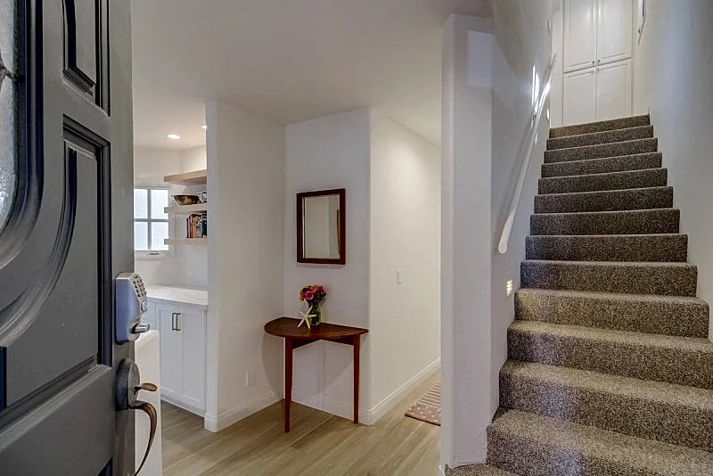 Coastal Breeze: Newly Renovated - Steps to the Beach in San Diego, California, United States — photo 3