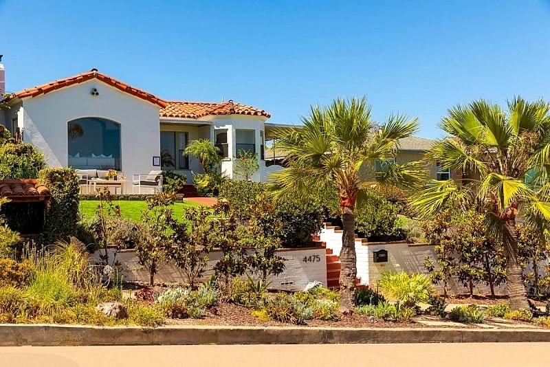 Ocean Beach Spanish Cottage with Ocean Views and spacious yard in San Diego, California, United States — photo 3