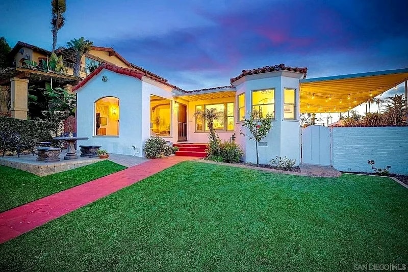 Ocean Beach Spanish Cottage with Ocean Views and spacious yard in San Diego, California, United States — photo 5