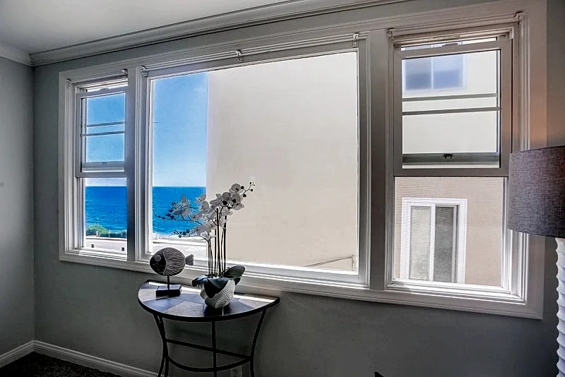 Jewel at Windansea: A charming ocean view 2nd floor 2bd- 1ba condo in San Diego, California, United States — photo 5