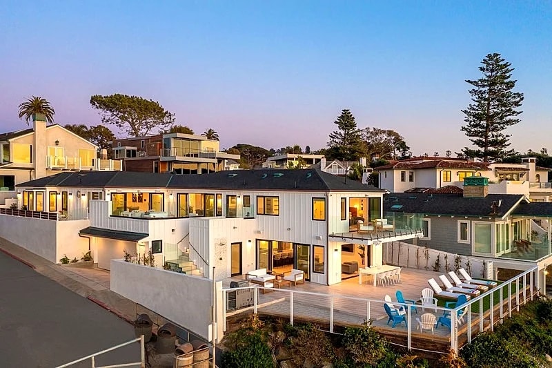 Fall Specials-New Luxury Oceanfront Home: 5 BD, 5 BA, home with endless views of the ocean in San Diego, California, United States — photo 2
