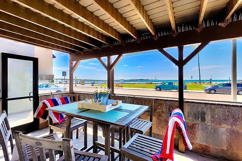 OB Pier #1 - Dog-friendly, waterfront duplex with beach access & private patio! in San Diego, California, United States — photo 3