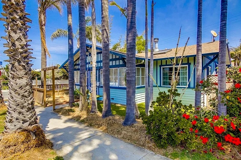 OB Family Retreat - Great for a large family in the Heart of Ocean Beach. in San Diego, California, United States — photo 2