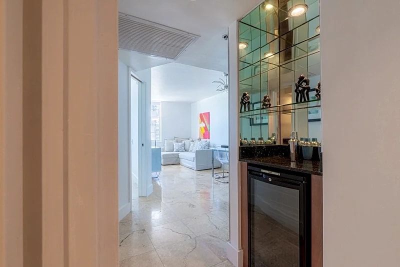 DECOPLAGE 1238 in Miami Beach, Florida, United States — photo 4