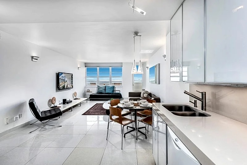 DECOPLAGE 1242 in Miami Beach, Florida, United States — photo 4
