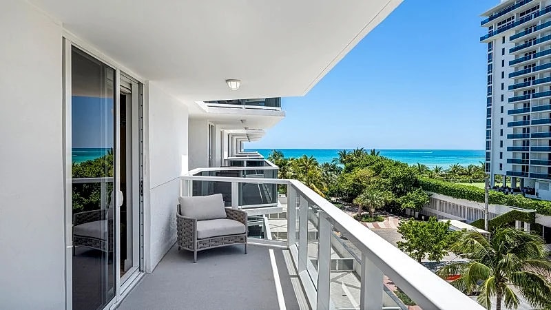 RIVIERA 707 in Miami Beach, Florida, United States — photo 4