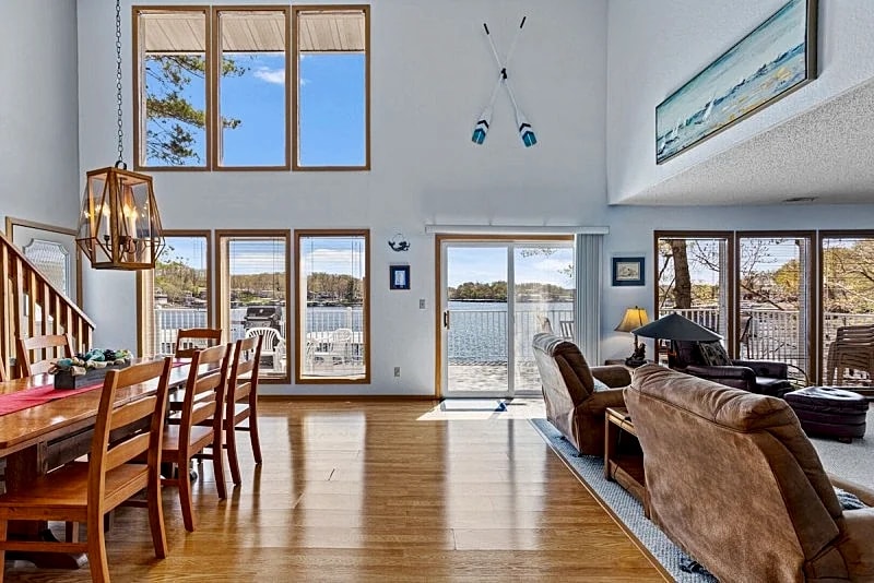 Teak Village 1 - Beautiful Waterfront Family Lake Home! in Lake Ozark, Missouri, United States — photo 1