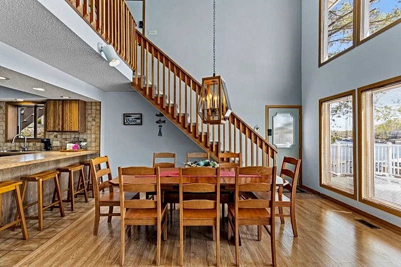 Teak Village 1 - Beautiful Waterfront Family Lake Home! in Lake Ozark, Missouri, United States — photo 3