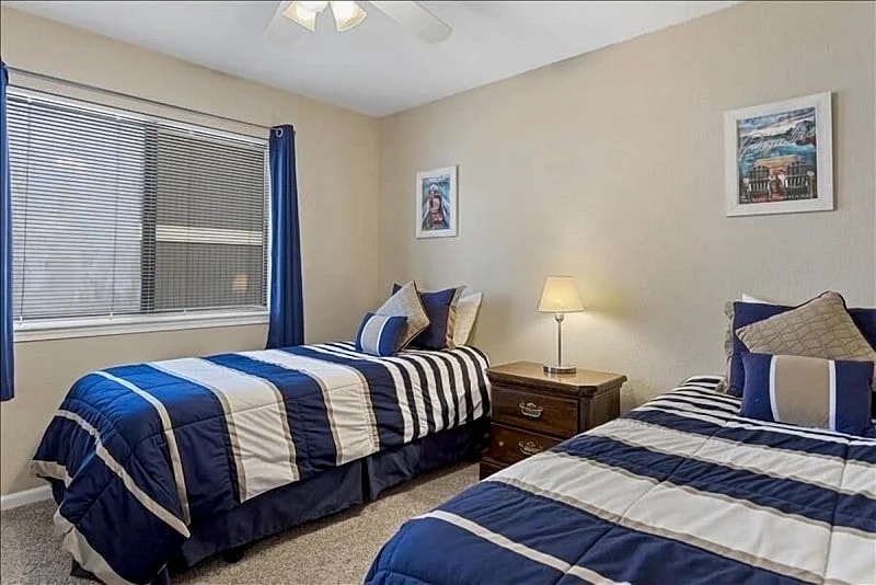 Lazy V-01 Lake Front Five Bedroom, Four Bath Condo with Room to Spread Out! in Osage Beach, Missouri, United States — photo 3